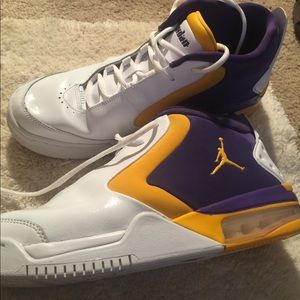 Men’s tennis shoes